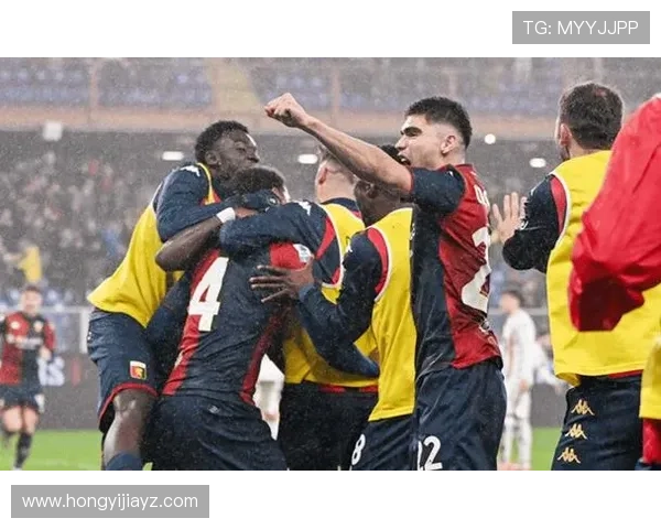 乌迪内斯闷平科莫五黄牌火爆战 乌迪内斯闷平科莫五黄牌火爆战